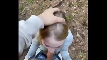 Redare Fut public în pădure cu o curvă blondă
