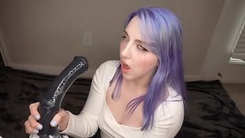 Jouer Missprincesskay facefuck et gode deepthroat de 35 pouces