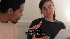 Redare Roleplay de coleg de cameră nebun: amatori interraziali care fac sex în dormitor murdar