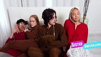 Oynat Birbirlerinin üvey kızkardeşlerini değiş tokuş etmek ve ısıtmak
