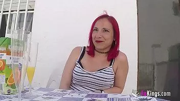 play Ruda Tania chce dwóch kutasów w swojej cipce!!! przyjęła wyzwanie