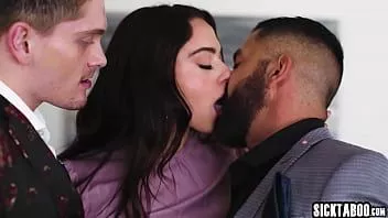 play Bisexuelle Jungs, Jay Tee und großer Schwanz, Dominic Pacifico, gefickt, heißes Teenie mit großem Arsch, Sophia Burns, nach perfektem Blowjob