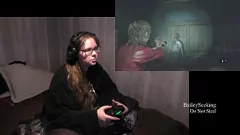 play Brünette mit großen Titten zieht sich während des Durchspielens von Resident Evil 2 aus – Teil 2