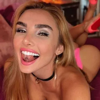 Pornstar Kenzie Anne